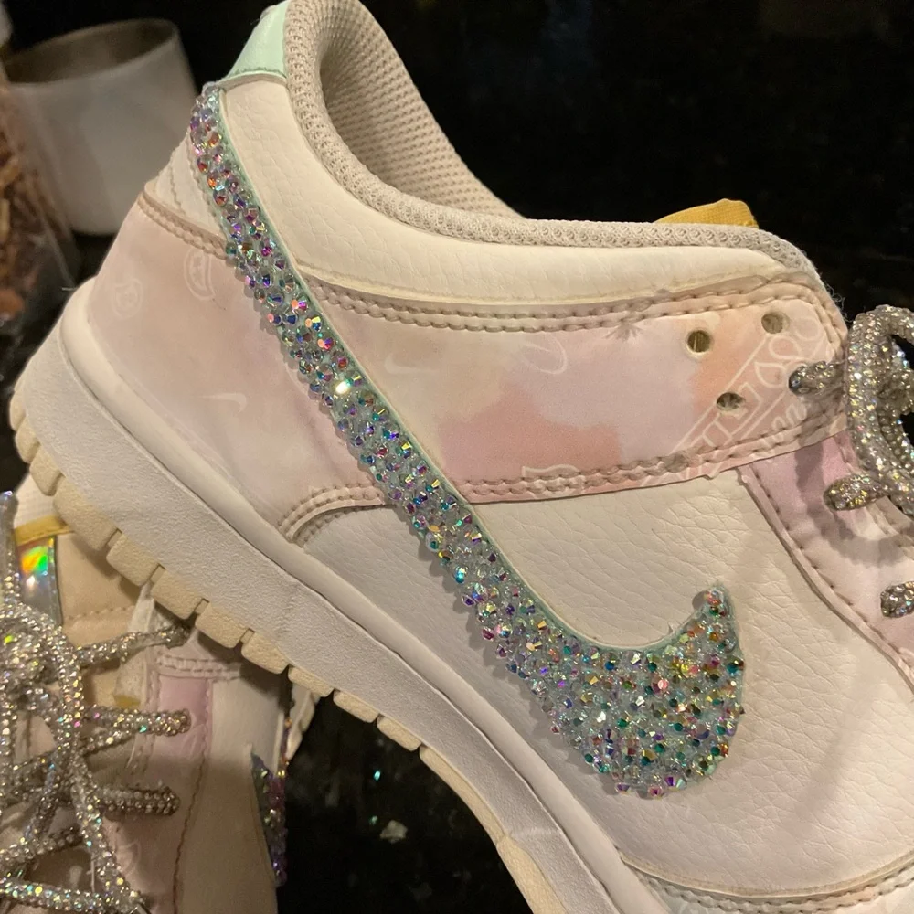 CUSTOM NIKE Low Dunk Pastel Paisley Sneakers, Rhinestones size Y7 woman’s 8 8.5 - Picture 3 of 15
